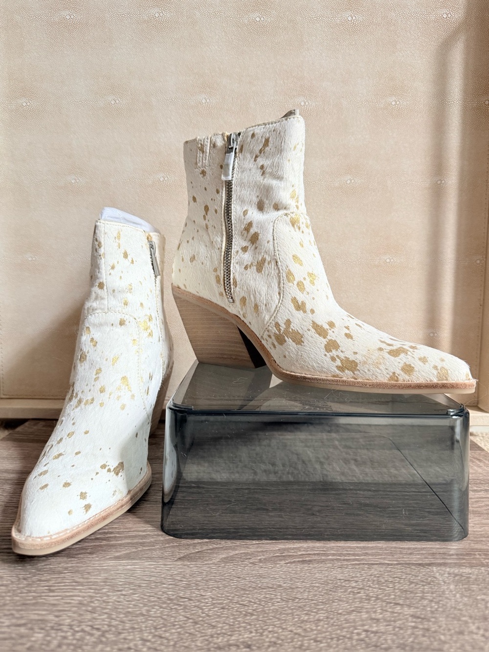 NWT/NIB Dolce Vita Volli Bootie Cream and Gold Cow Hair Ankle Booties sz 9.5